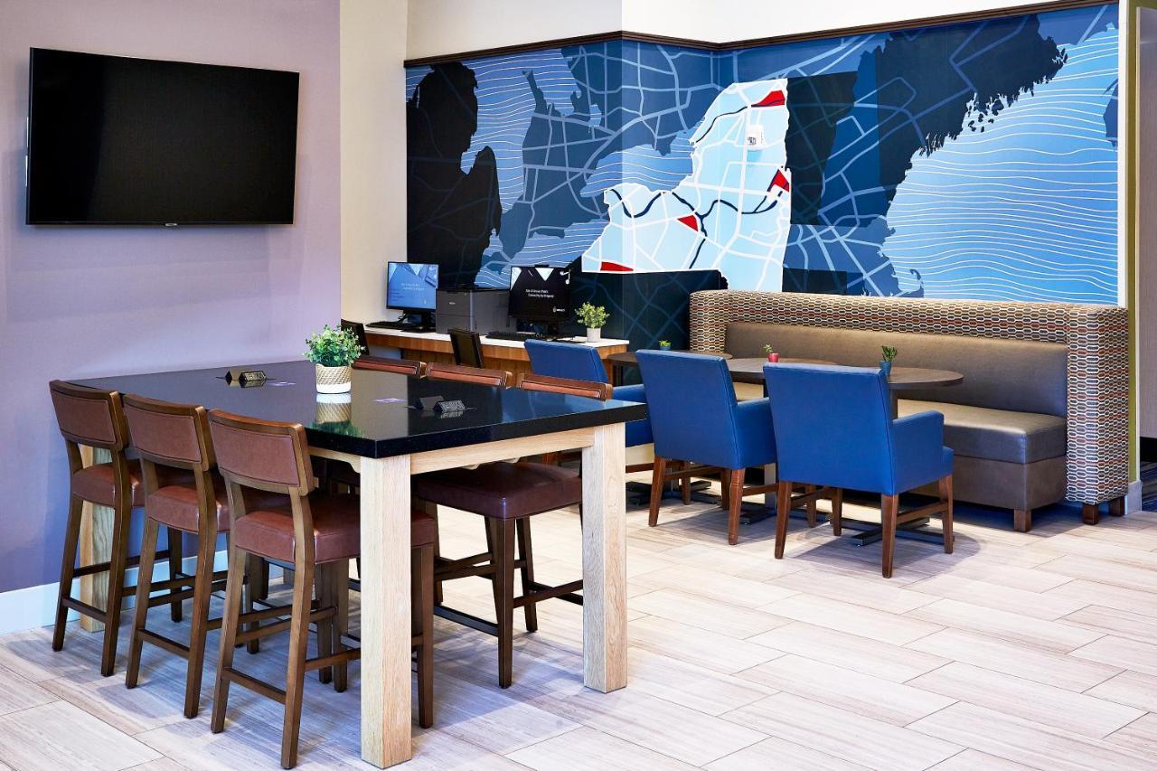 Holiday Inn Express - Nyc Brooklyn - Sunset Park By Ihg New York Buitenkant foto